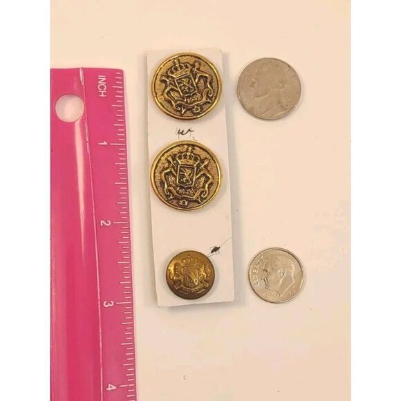 3 Vintage Crest Coat Of Arms Lion Shank Buttons Brass and Metal - Picture 9 of 9